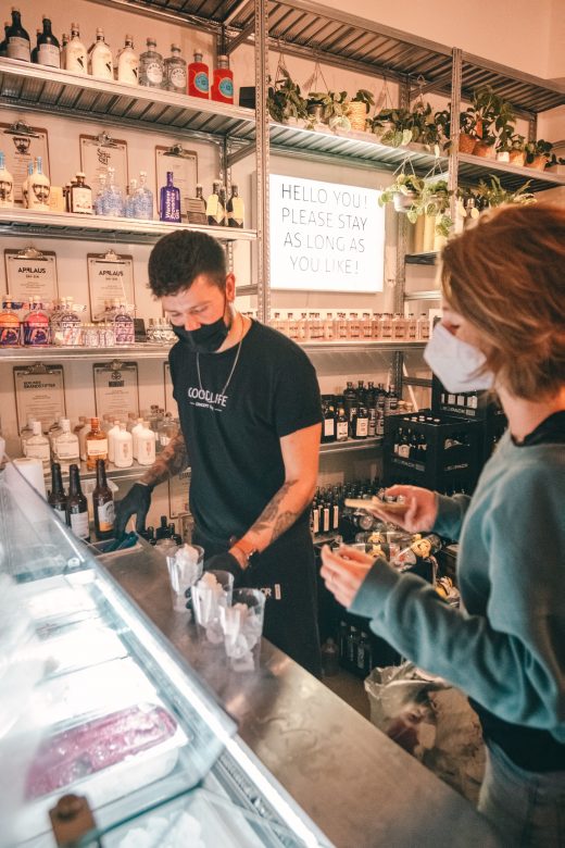 Das Foto zeigt die Betreiber des GOOD LIFE Concept Stores in Mülheim an der Ruhr