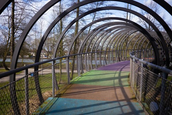 Das Bild zeigt die Brücke Slinky Springs To Fame in Oberhausen