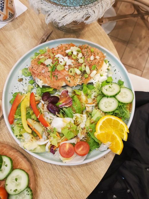 Das Foto zeigt das Frühstück in Tatis Café in der Dortmunder Nordstadt