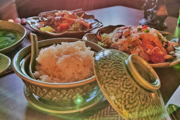 Das Foto zeigt Speisen im Restaurant Arun Thai Aroy Dee in Mülheim an der Ruhr