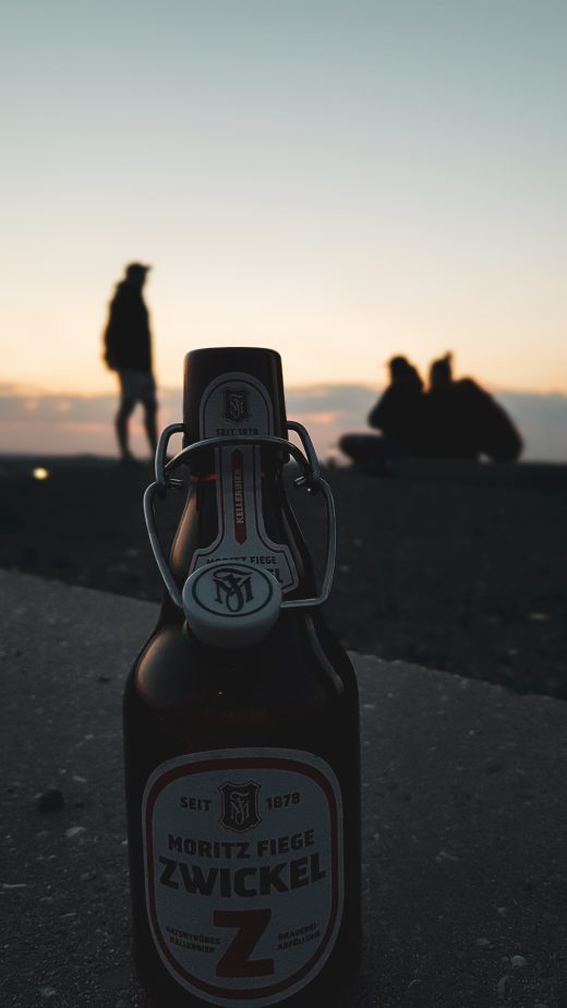 Das Foto zeigt ein Bier auf der Halde Rheinelbe im Kreativquartier Ückendorf in Gelsenkirchen