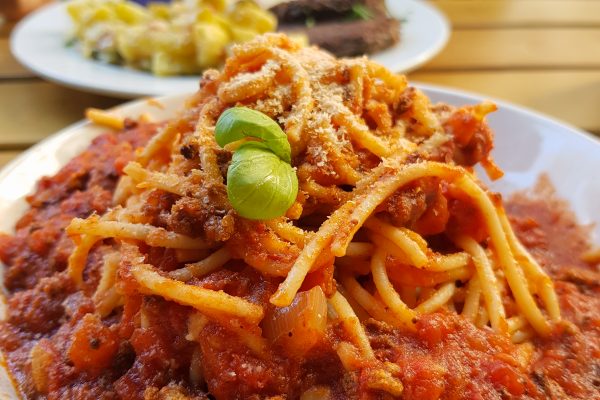 Das Foto zeigt Spaghetti Bolognese im Restaurant Fabulose in der Dortmunder Nordstadt