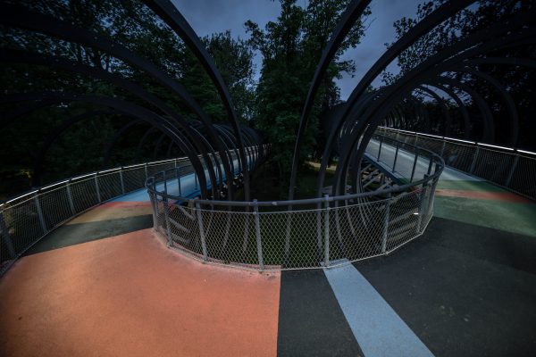 Das Bild zeigt die Brücke Slinky Springs to Fame in Oberhausen