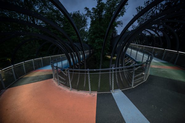 Das Bild zeigt die Brücke Slinky Springs to Fame in Oberhausen