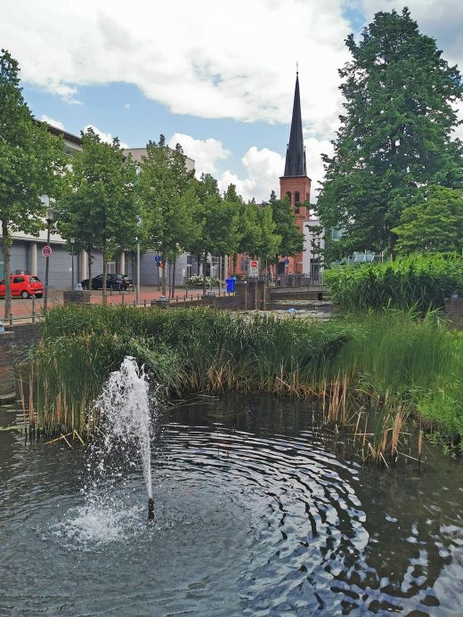 Das Foto zeigt einen Wassergraben in Dorsten