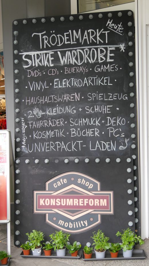 Das Foto zeigt den Second Hand Shop Konsumreform in Essen