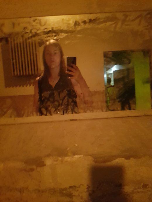Das Foto zeigt Melissa im Bunker in Hagen, ein Lost Place im Ruhrgebiet