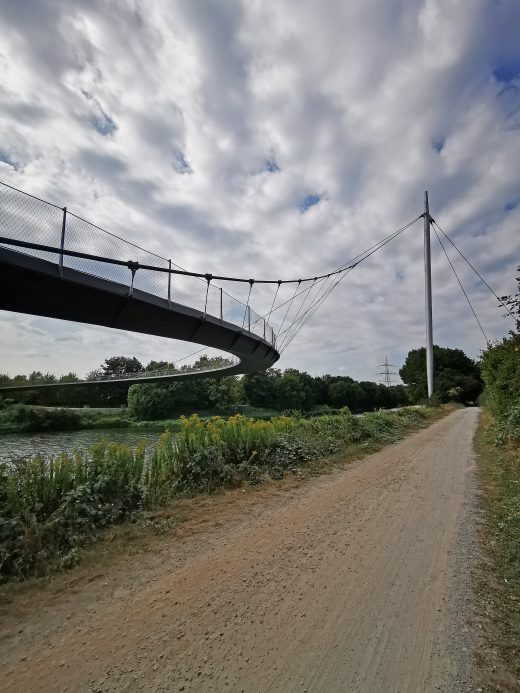 Das Foto zeigt die Erzbahnschwinge in Gelsenkirchen bei der Gravel.Trail.Tour durch die Brauker Alpen