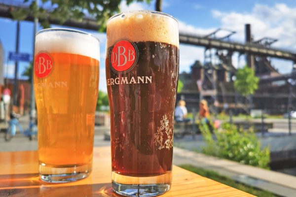 Das Foto zeigt Bier an der Stehbierhalle der Bergmannbrauerei