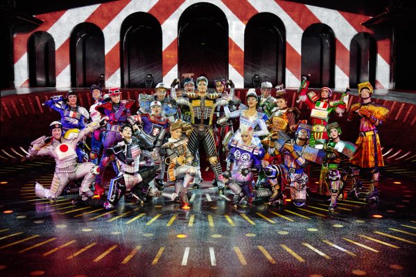 Das Foto zeigt das Ensemble des Musical STARLIGHT EXPRESS in Bochum