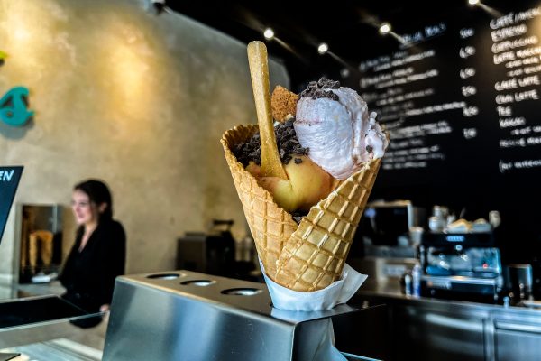 Das Foto zeigt die Eisdiele Sorellis im Wallviertel in Mülheim an der Ruhr