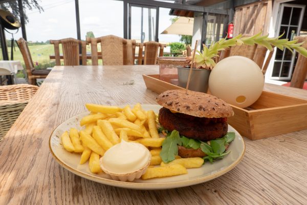 Das Foto zeigt Burger im Restaurant die farm in Essen