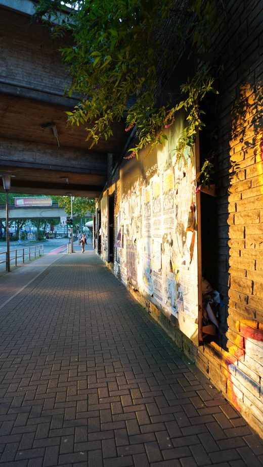 Das Foto zeigt den Bahnbrücke kurz vorm Bermuda3Eck in Bochum