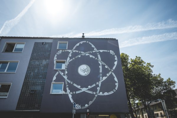 Das Foto zeigt ein Mural bei einem Graffitti Walk durch Essen