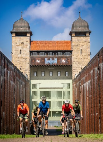 Das Foto zeigt Radfahrende bei einem Gravel Ride der Gravel Games 2023