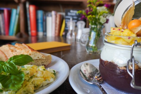 Das Foto zeigt das Café LIVRES im Südviertel Essen