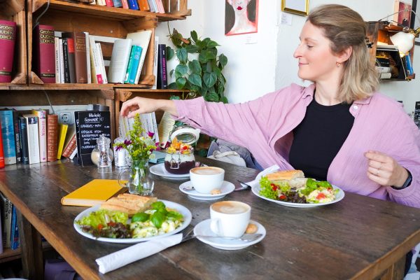 Das Foto zeigt das Café LIVRES im Südviertel Essen