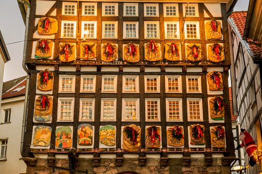Das Foto zeigt den Weihnachtsmarkt in der Altstadt von Hattingen