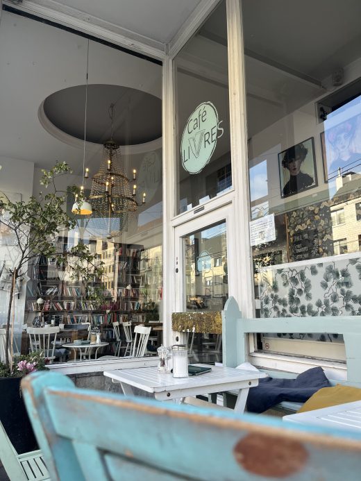 Das Foto zeigt das Café LIVRES im Südviertel in Essen