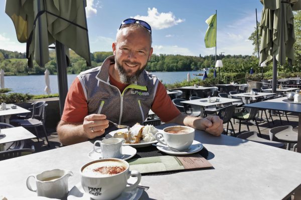 Das Foto zeigt Jochen in den Südtiroler Stuben am Baldeneysee in Essen