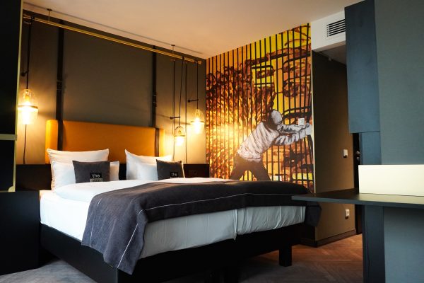 Das Bild zeigt ein Zimmer im Hotel niu cobbles in Essen