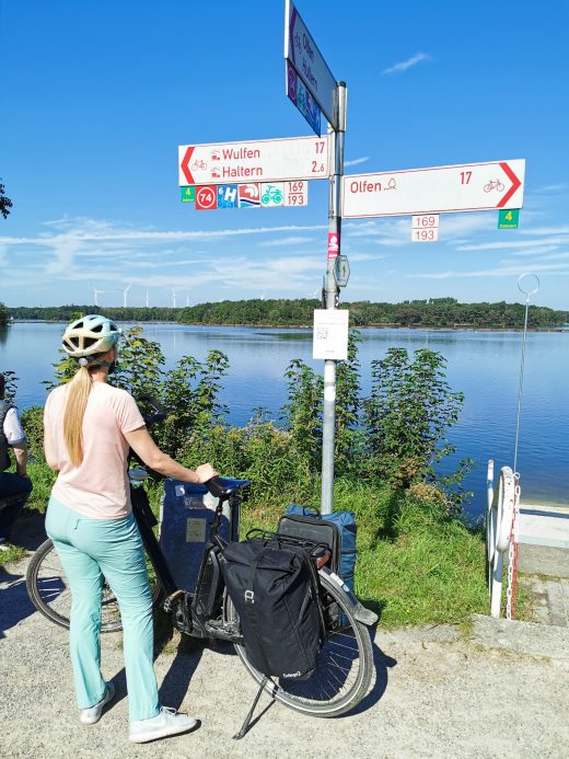 Das Foto zeigt Sandra an am Halterner Stausee an der Römer-Lippe-Route
