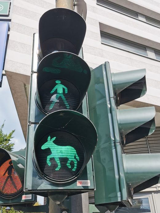 Das Foto zeigt eine Eselampel in Wesel an der Römer-Lippe-Route